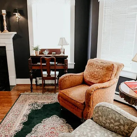 China Clipper Inn (Adults Only)-3